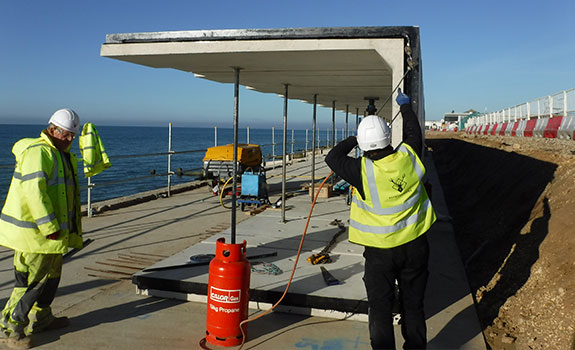 Densostrip™ sealant is applied to each beach hut edge in the pre-cast reinforced concrete terrace units at Milford on Sea.