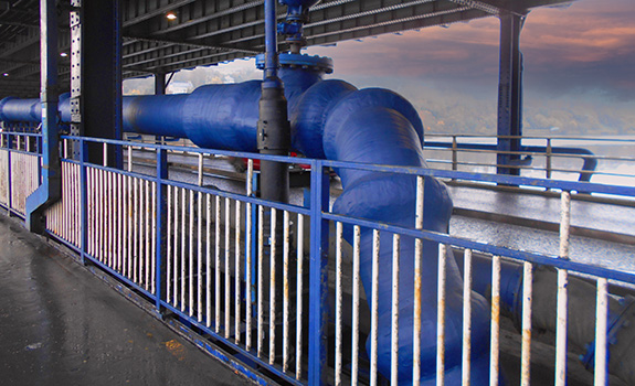 The Denso™ Acrylic Topcoat that completes the Steelcoat 100/400 System protected waste water pumping main, was coloured blue to match the surrounding steelwork 1